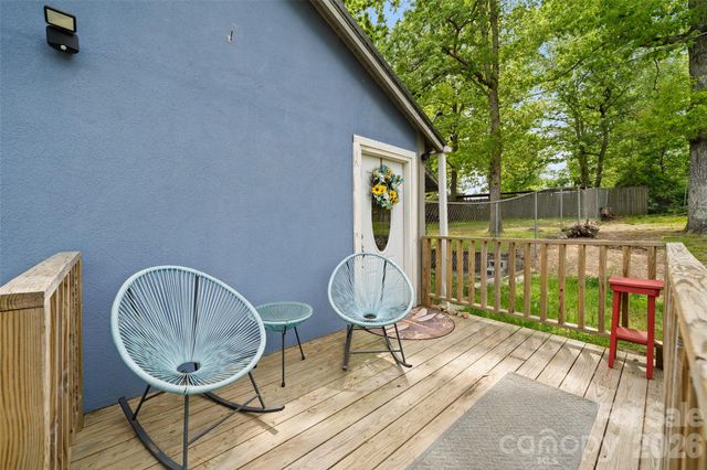 28 Cathys Cove Road, Hendersonville, NC 28792
