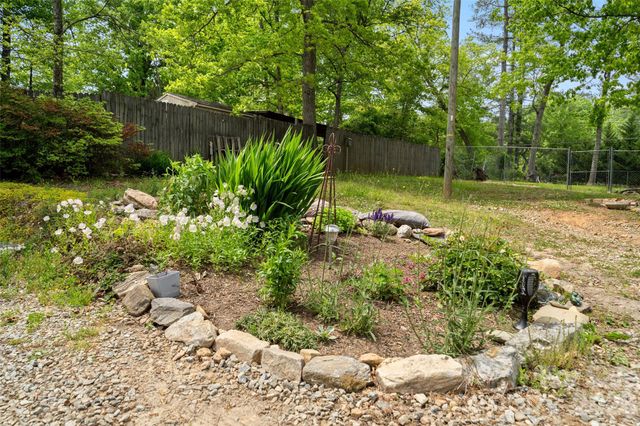 28 Cathys Cove Road, Hendersonville, NC 28792