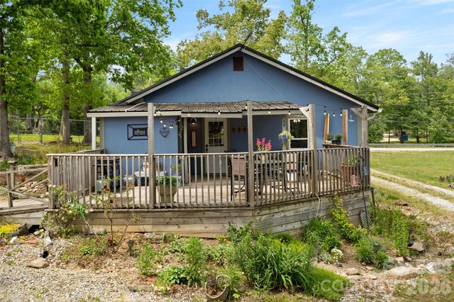 28 Cathys Cove Road, Hendersonville, NC 28792