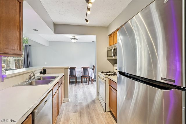 16087 Primrose Circle, Middleburg Heights, OH 44130