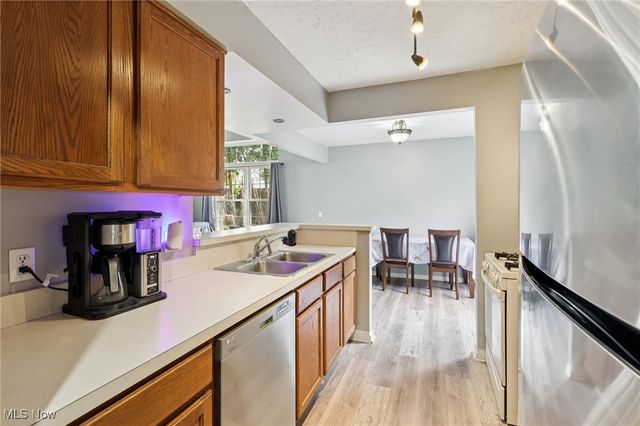 16087 Primrose Circle, Middleburg Heights, OH 44130