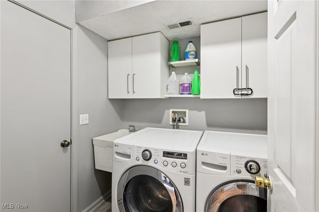 16087 Primrose Circle, Middleburg Heights, OH 44130