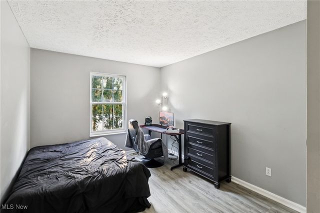 16087 Primrose Circle, Middleburg Heights, OH 44130