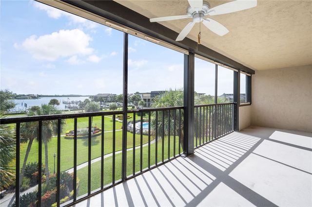 1821 Mooringline Drive PH-D, Vero Beach, FL 32963