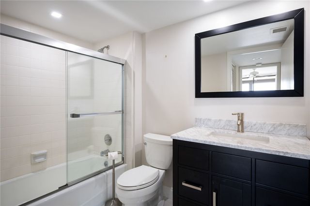 1821 Mooringline Drive PH-D, Vero Beach, FL 32963