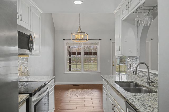 1909 Amacher Dr, Spring Hill, TN 37174