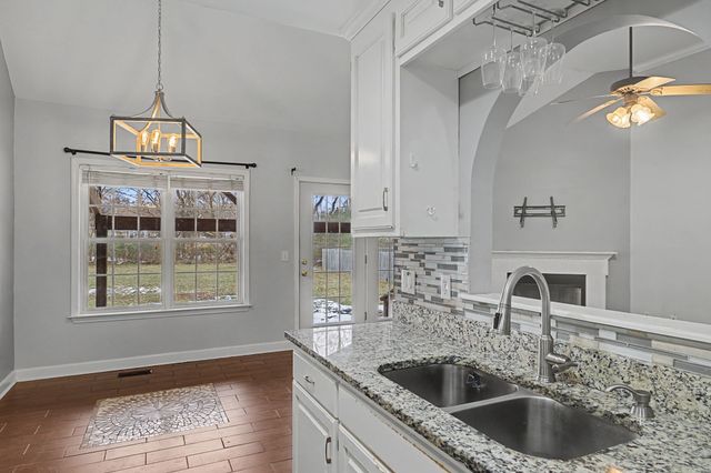 1909 Amacher Dr, Spring Hill, TN 37174