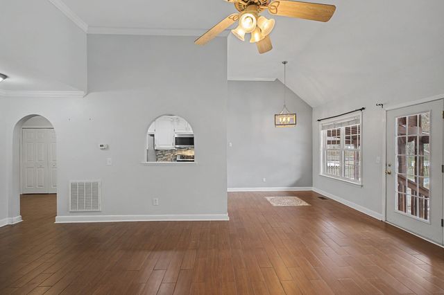 1909 Amacher Dr, Spring Hill, TN 37174