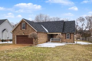 1909 Amacher Dr, Spring Hill, TN 37174