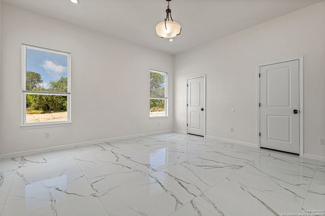 120 County Road 6852, Lytle, TX 78052