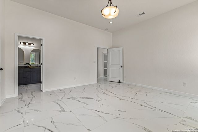 120 County Road 6852, Lytle, TX 78052