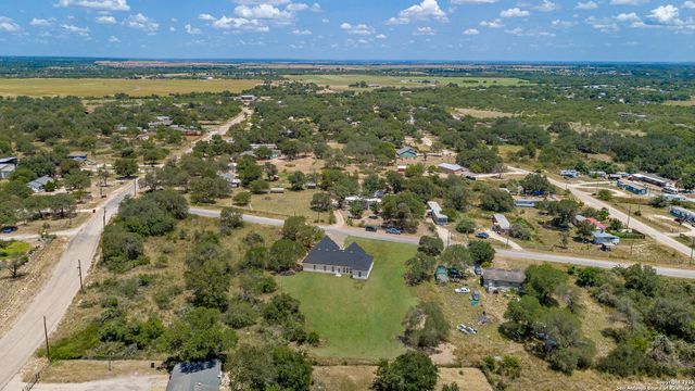 120 County Road 6852, Lytle, TX 78052