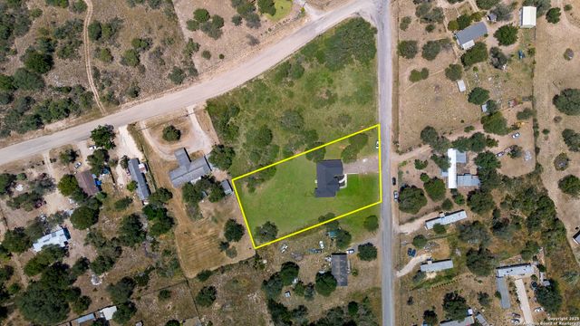 120 County Road 6852, Lytle, TX 78052