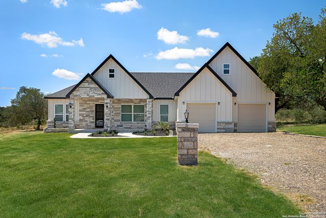 120 County Road 6852, Lytle, TX 78052