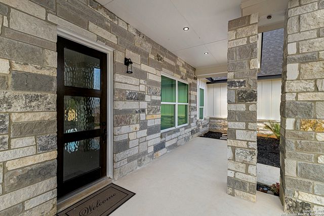 120 County Road 6852, Lytle, TX 78052