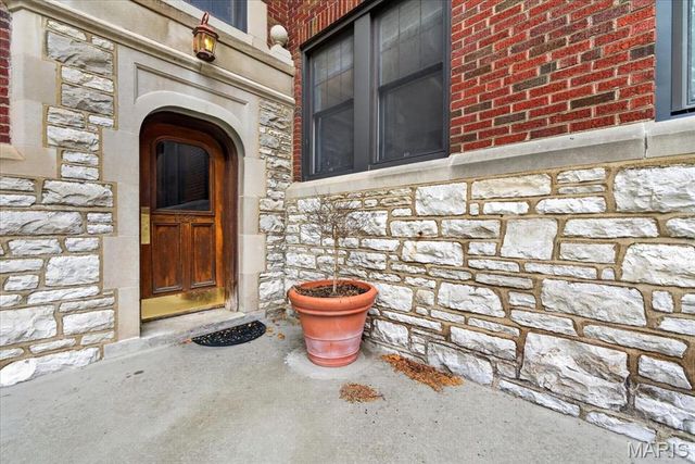 7525 Buckingham Drive 1N, St Louis, MO 63105