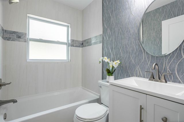 3332 70TH LANE N, St Petersburg, FL 33710