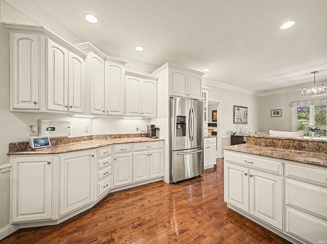 201 N Faith Way, Evansville, IN 47712
