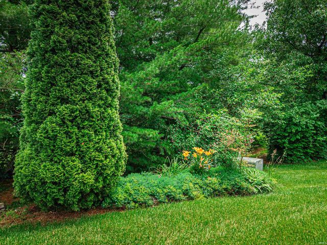 201 N Faith Way, Evansville, IN 47712