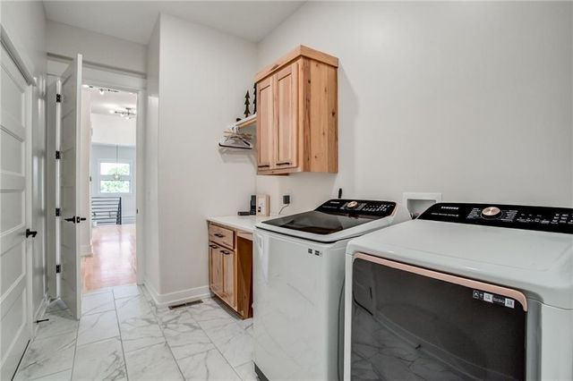 6320 NE 164th Street, Smithville, MO 64089