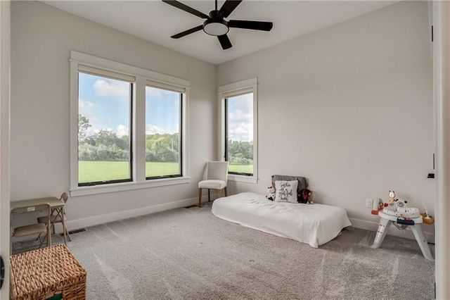 6320 NE 164th Street, Smithville, MO 64089