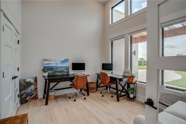 6320 NE 164th Street, Smithville, MO 64089