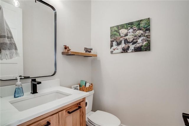 6320 NE 164th Street, Smithville, MO 64089