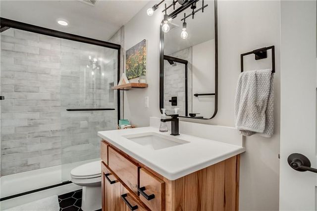 6320 NE 164th Street, Smithville, MO 64089