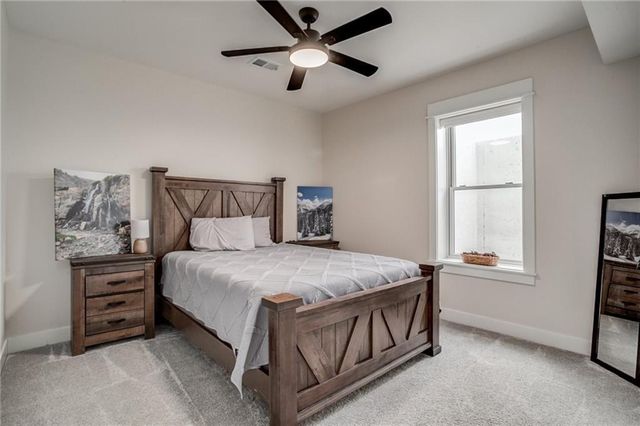 6320 NE 164th Street, Smithville, MO 64089