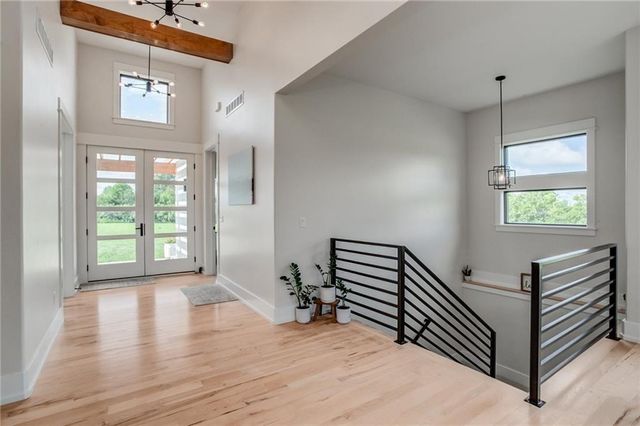 6320 NE 164th Street, Smithville, MO 64089