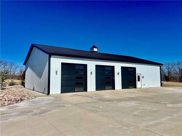 6320 NE 164th Street, Smithville, MO 64089