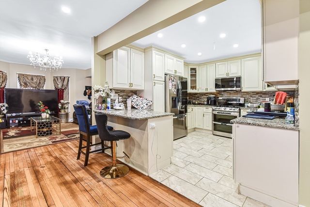 14 Oakhurst St, Boston, MA 02124