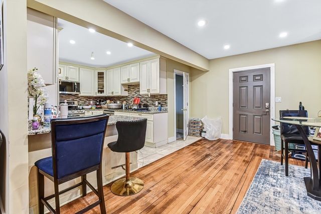 14 Oakhurst St, Boston, MA 02124