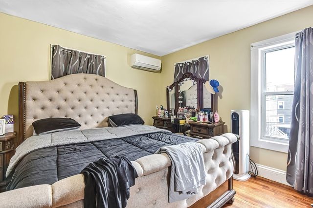 14 Oakhurst St, Boston, MA 02124