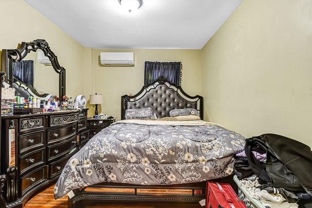 14 Oakhurst St, Boston, MA 02124