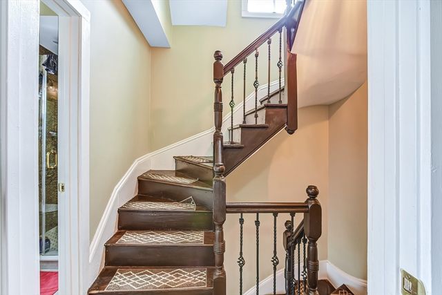 14 Oakhurst St, Boston, MA 02124