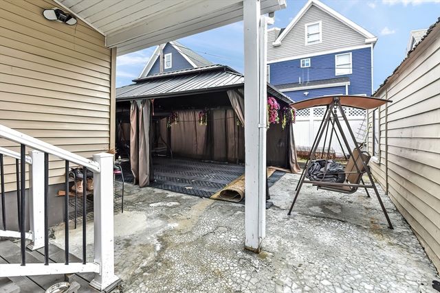 14 Oakhurst St, Boston, MA 02124