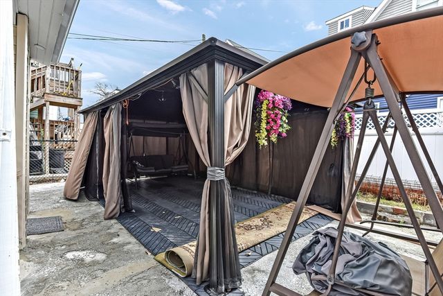 14 Oakhurst St, Boston, MA 02124