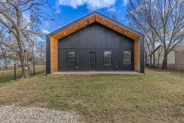 1900 Rosemary Street, Greenville, TX 75401