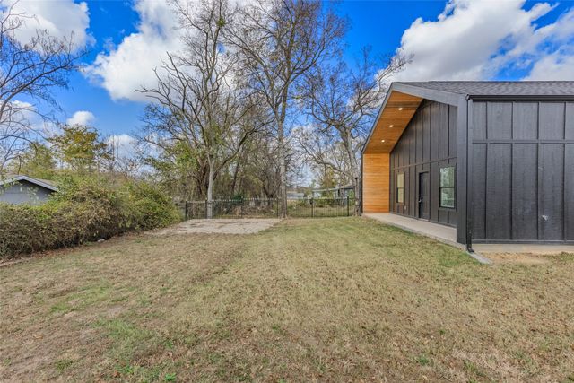 1900 Rosemary Street, Greenville, TX 75401