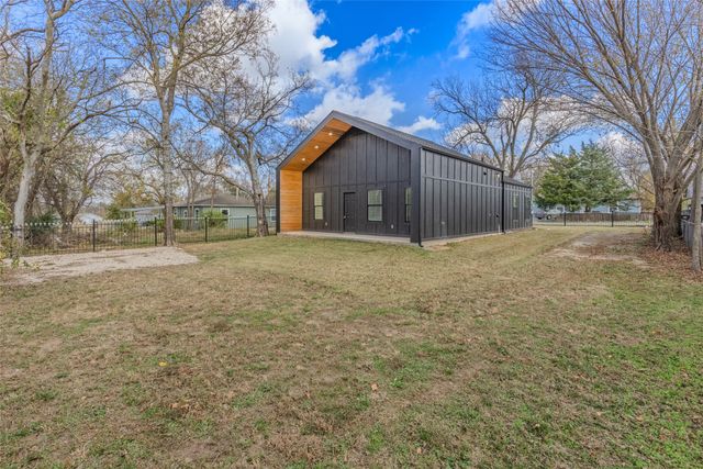 1900 Rosemary Street, Greenville, TX 75401