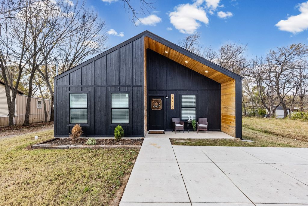 1900 Rosemary Street, Greenville, TX 75401