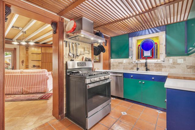 326 Marlborough Place, West Palm Beach, FL 33405