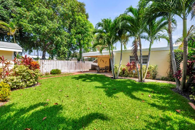 326 Marlborough Place, West Palm Beach, FL 33405