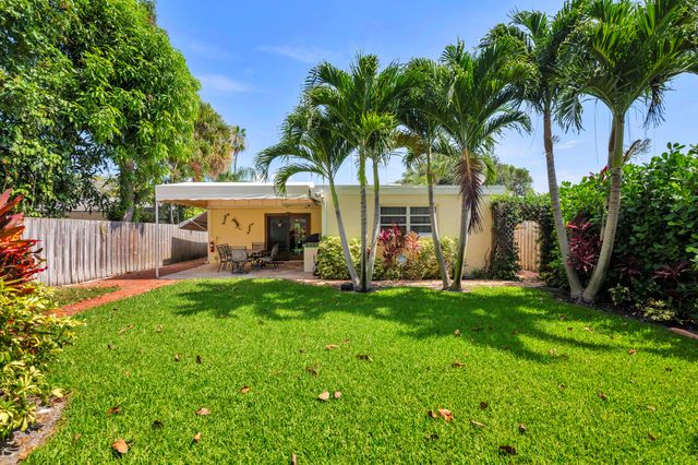 326 Marlborough Place, West Palm Beach, FL 33405