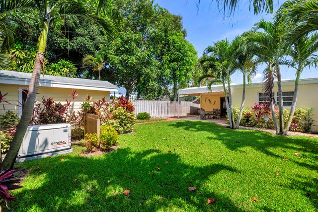 326 Marlborough Place, West Palm Beach, FL 33405