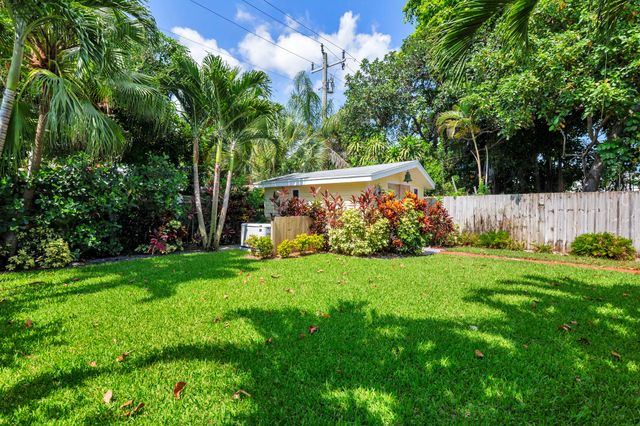 326 Marlborough Place, West Palm Beach, FL 33405