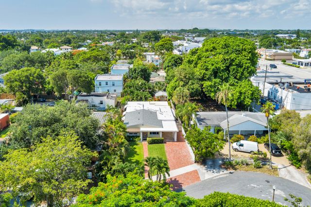 326 Marlborough Place, West Palm Beach, FL 33405