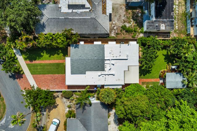 326 Marlborough Place, West Palm Beach, FL 33405