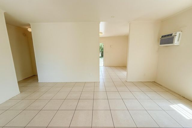 649 W 4th Street, Riviera Beach, FL 33404